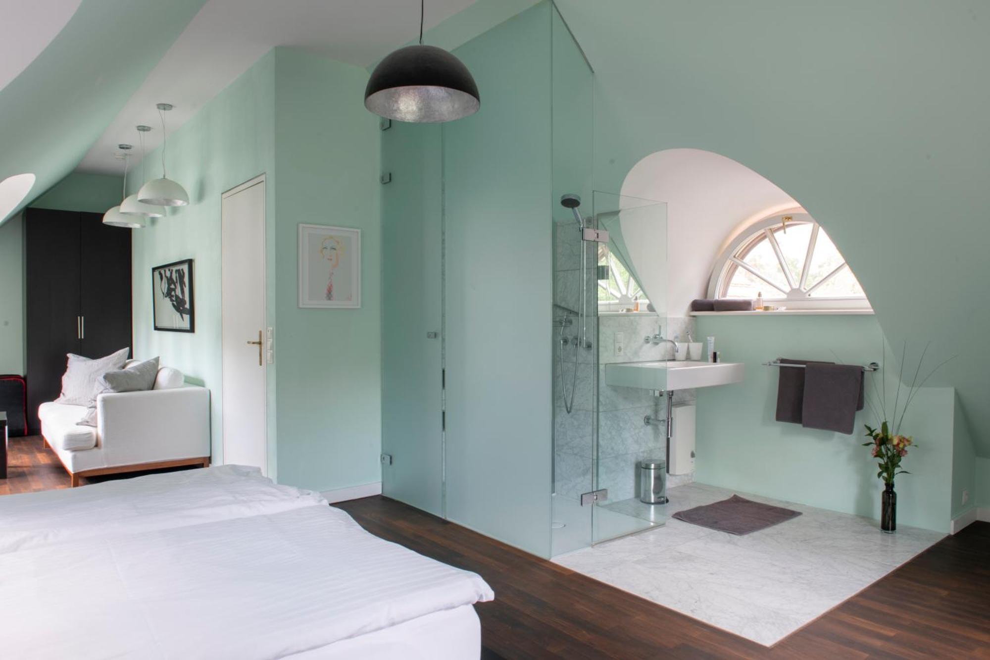 Herrenhaus Roeddelin Темплин Екстериор снимка